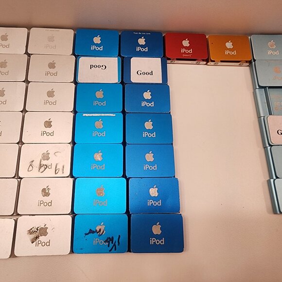 Apple iPod shuffle 2nd generation 1GB 2GB Various Color 1 Year warranty w/ acces - Picture 4 of 16